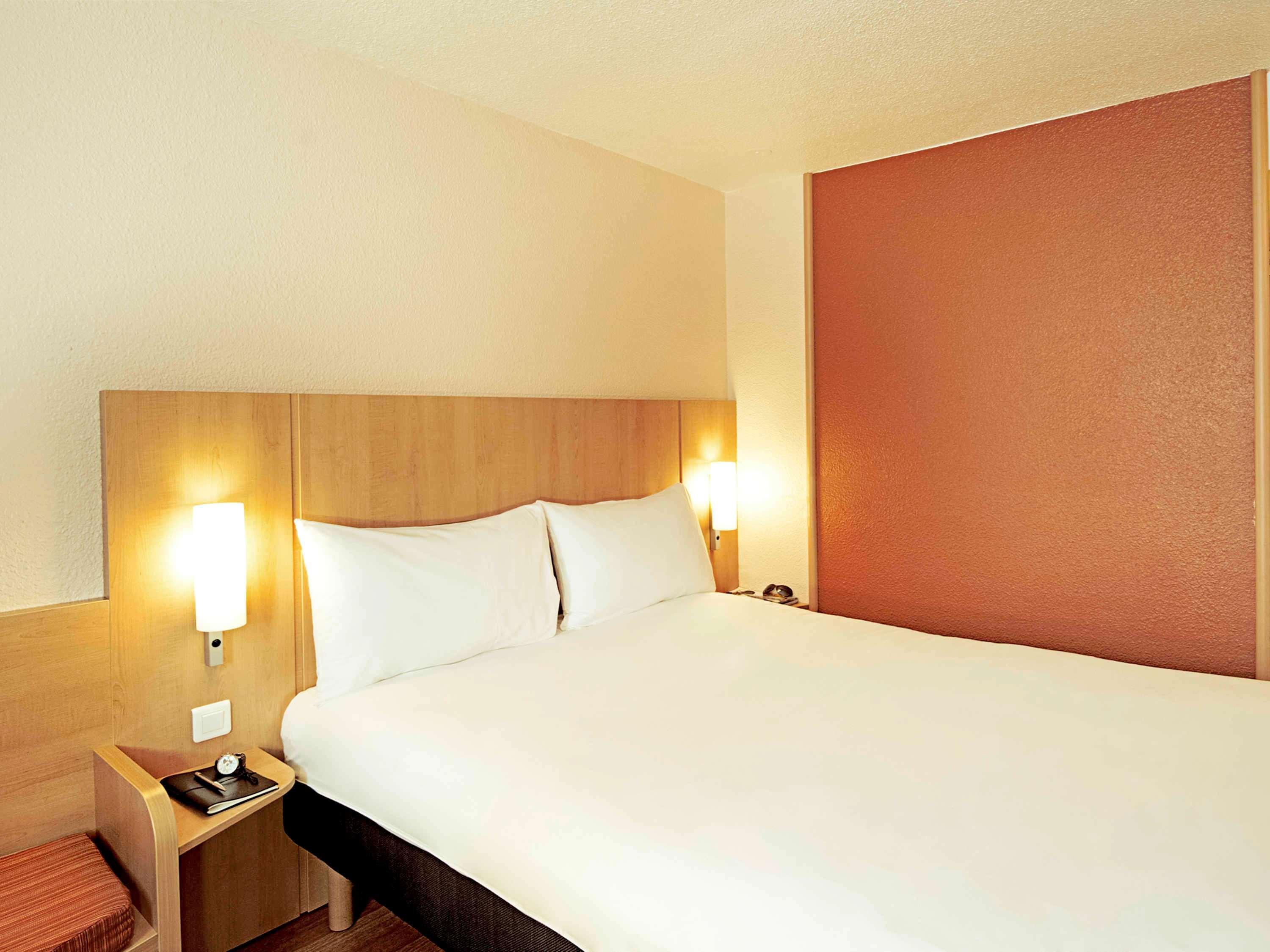 Hotel Ibis Marseille Centre Gare Saint Charles Exterior foto