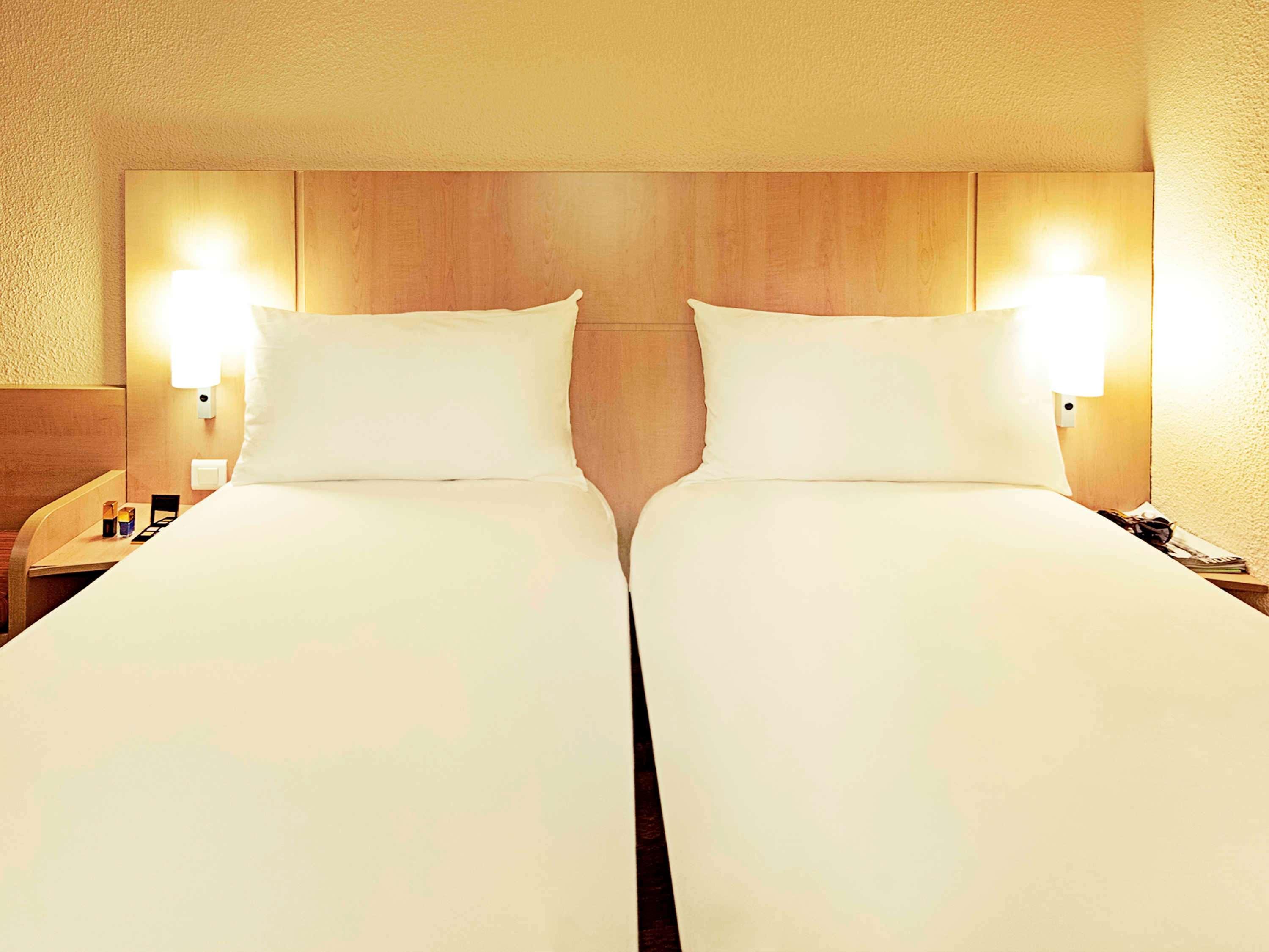 Hotel Ibis Marseille Centre Gare Saint Charles Exterior foto