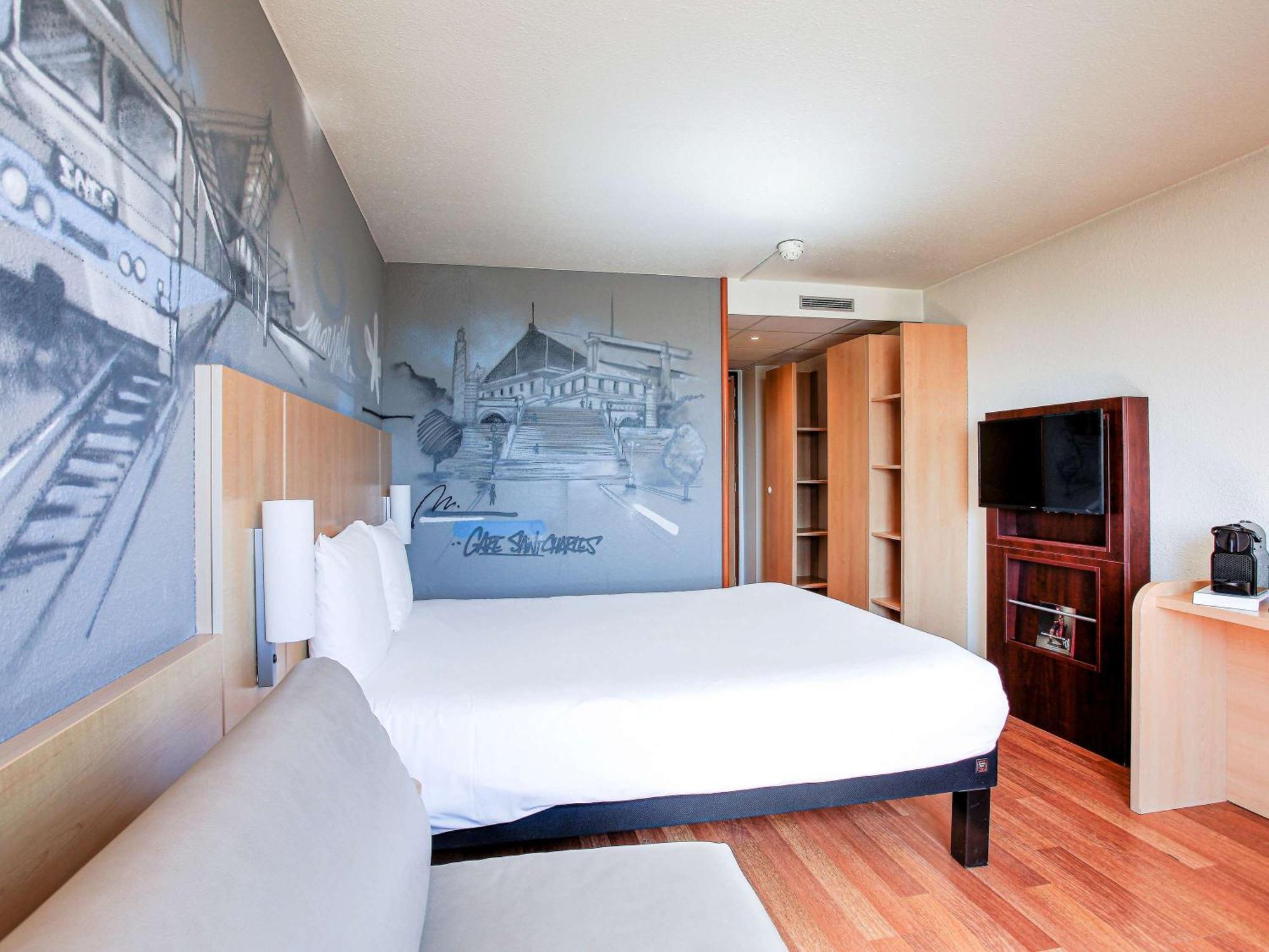 Hotel Ibis Marseille Centre Gare Saint Charles Exterior foto