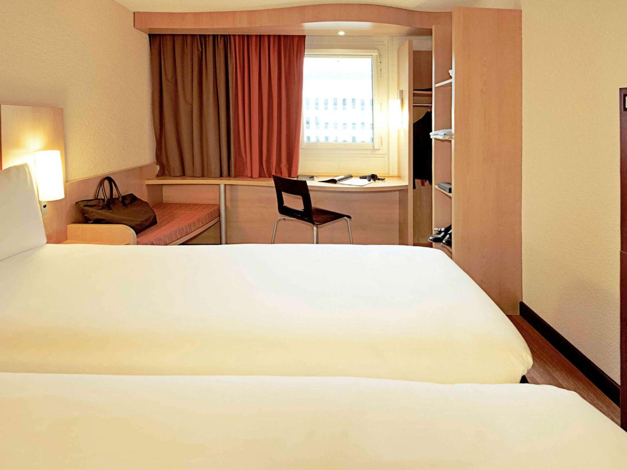 Hotel Ibis Marseille Centre Gare Saint Charles Exterior foto