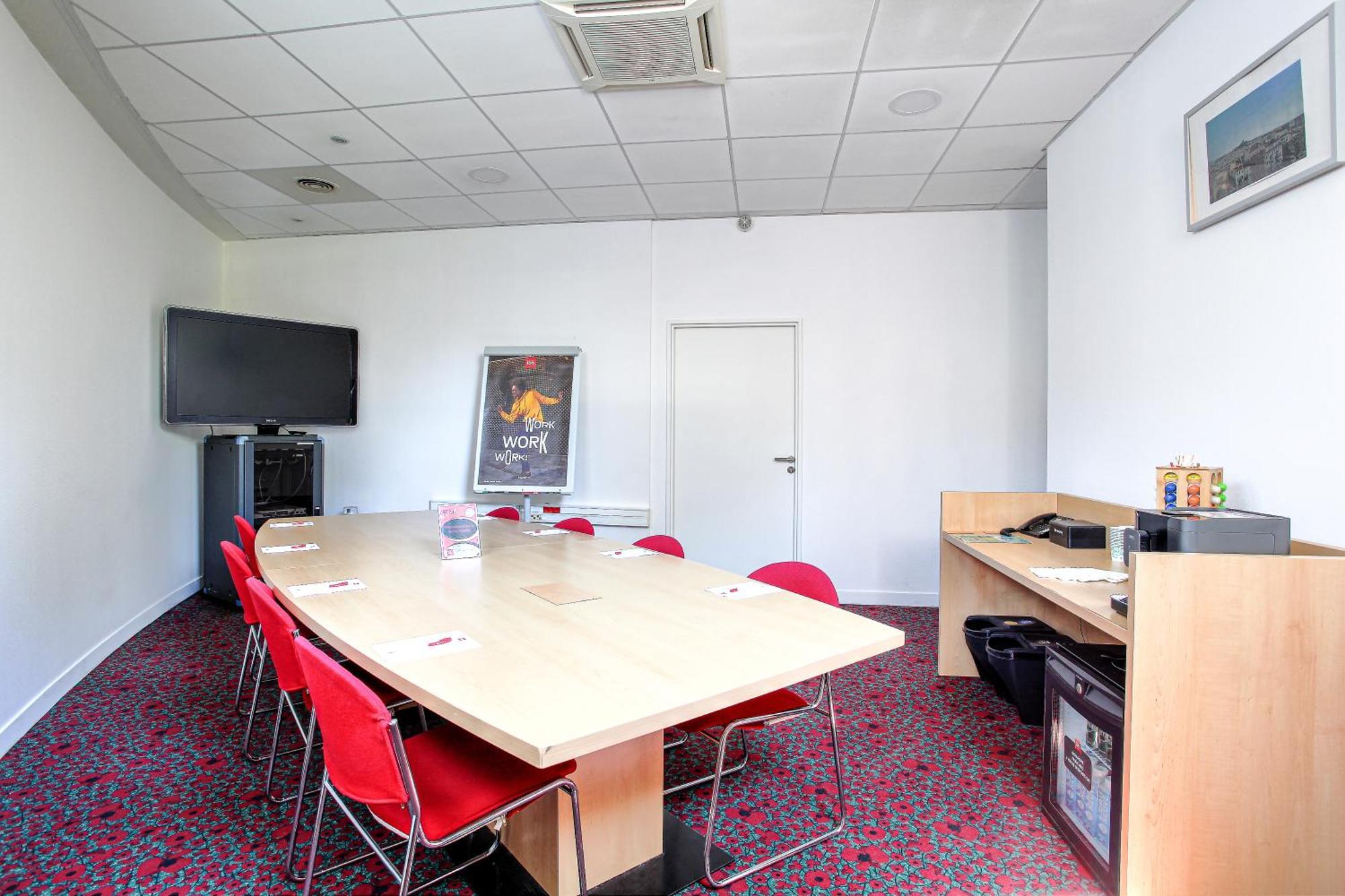 Hotel Ibis Marseille Centre Gare Saint Charles Exterior foto