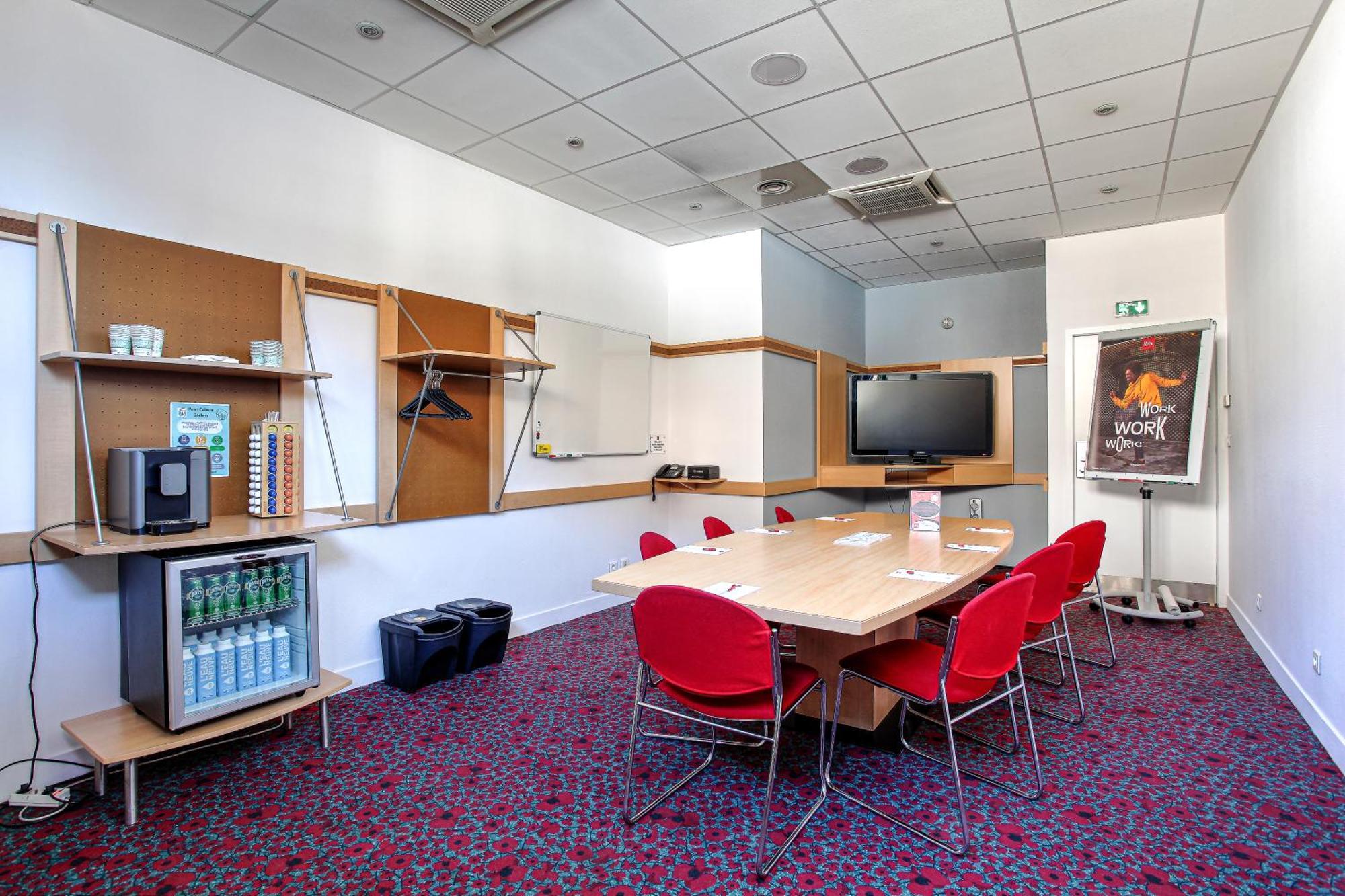 Hotel Ibis Marseille Centre Gare Saint Charles Exterior foto