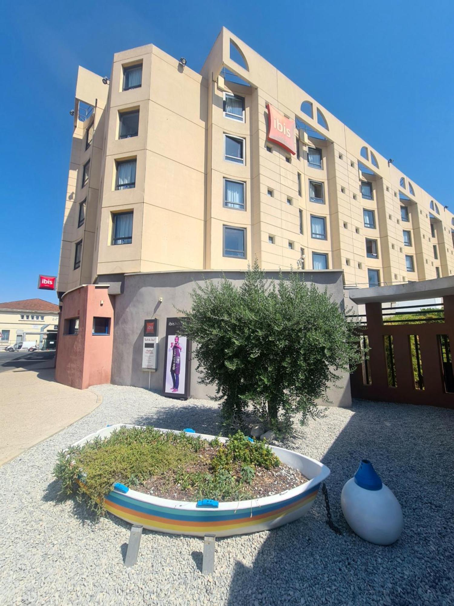 Hotel Ibis Marseille Centre Gare Saint Charles Exterior foto