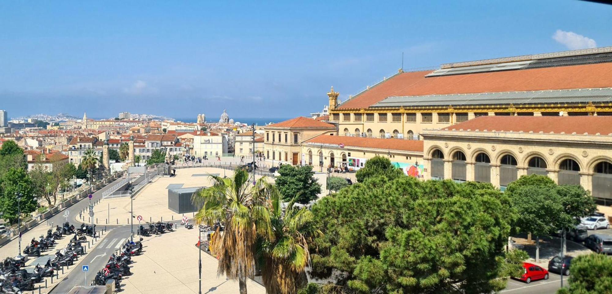Hotel Ibis Marseille Centre Gare Saint Charles Exterior foto