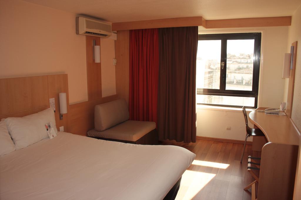 Hotel Ibis Marseille Centre Gare Saint Charles Exterior foto