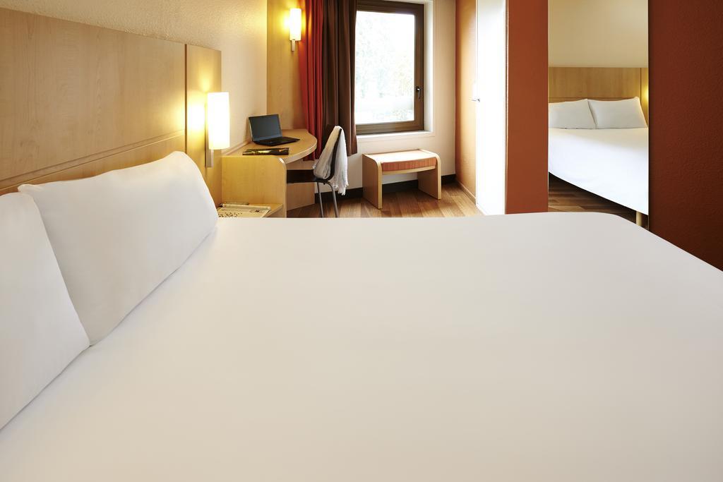 Hotel Ibis Marseille Centre Gare Saint Charles Exterior foto