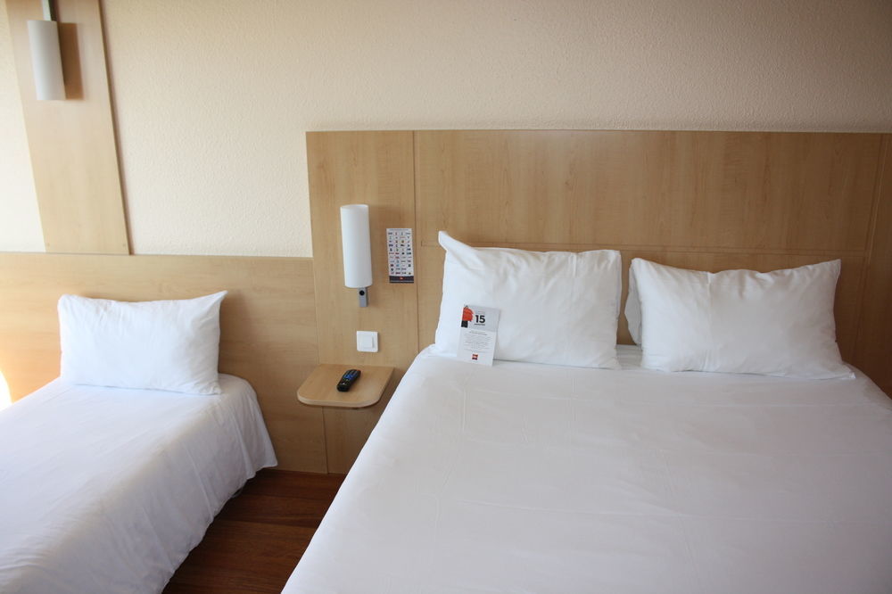 Hotel Ibis Marseille Centre Gare Saint Charles Exterior foto